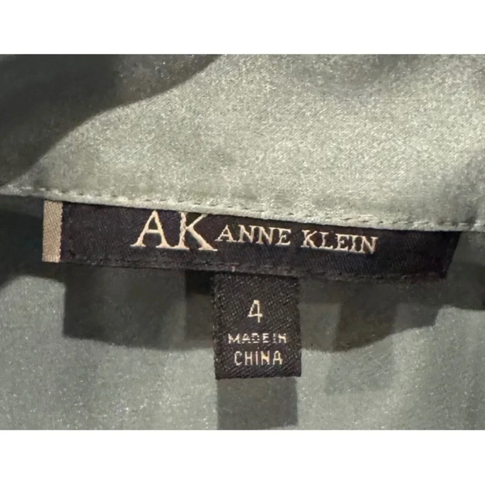 Anne Klein AK Silk Ruffle Front Blouse Dusty Blue‎ Grey Satin Top Size (4)